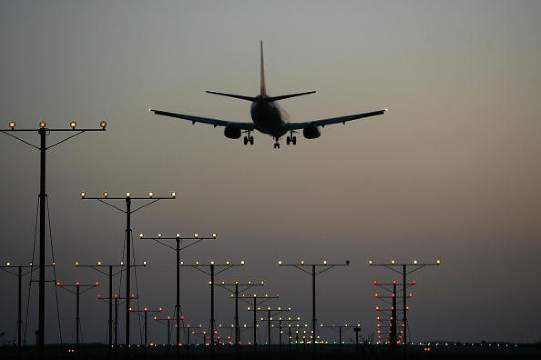 Франция забрани вътрешните полети на кратки разстояния