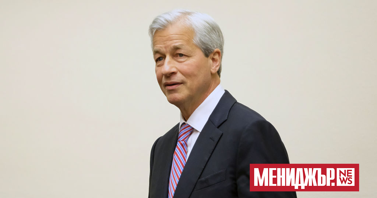 Масовото теглене на депозити вече доведе до колапса на три