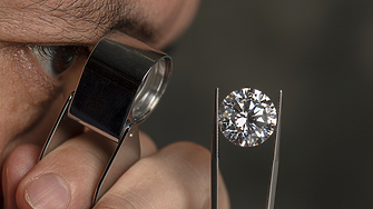 De Beers пласира диаманти на обща стойност 480 млн  долара по