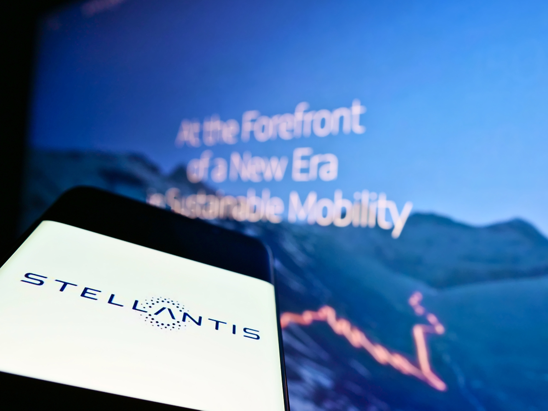 Автомобилният гигант Stellantis призова Лондон да предоговори част от сделката за Брекзит