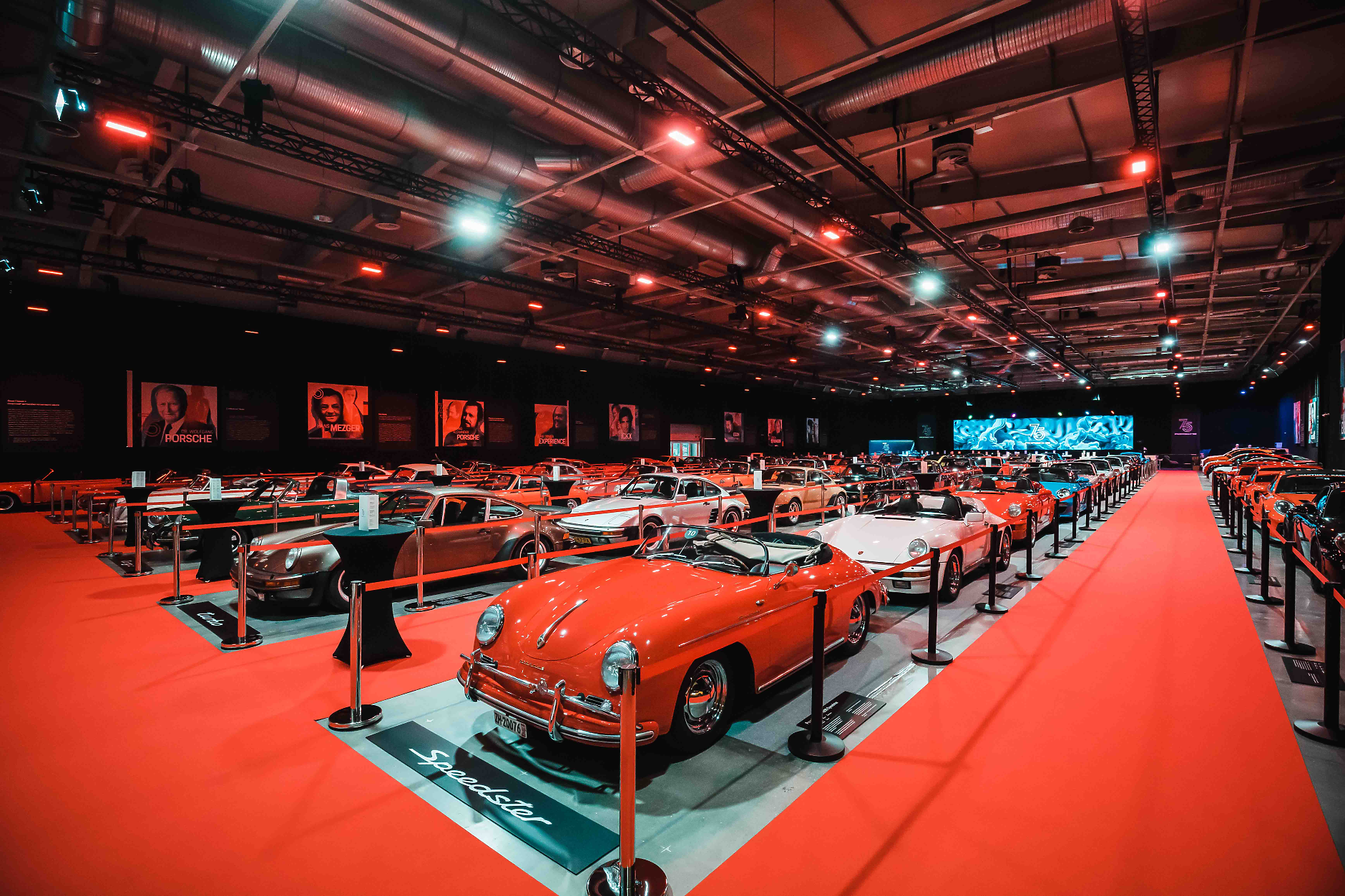 75 автомобилни класики на Porsche на изложба в София по случай годишнината на компанията