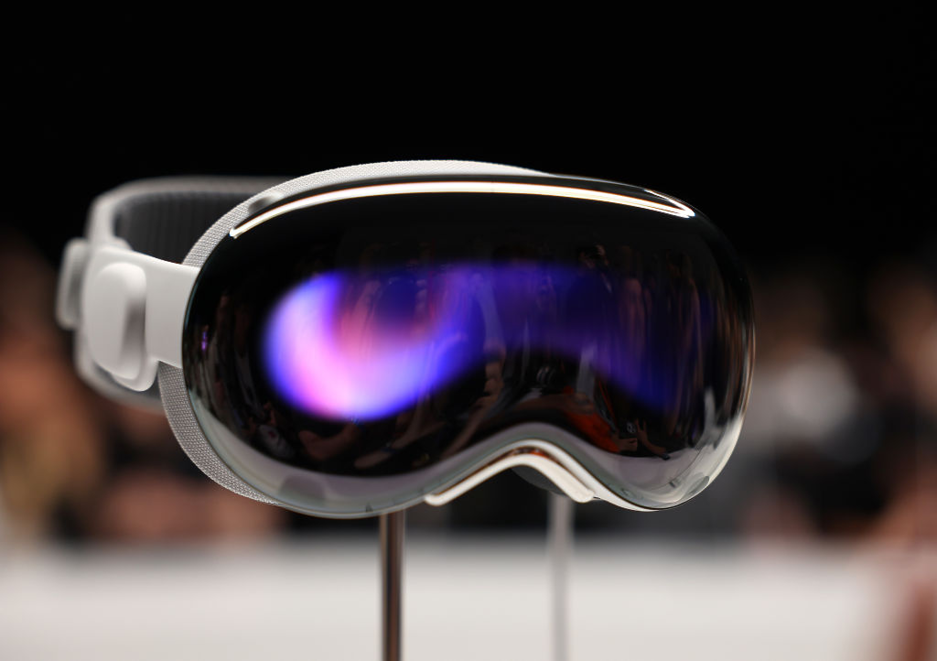 Apple представи първите си очила за смесена реалност