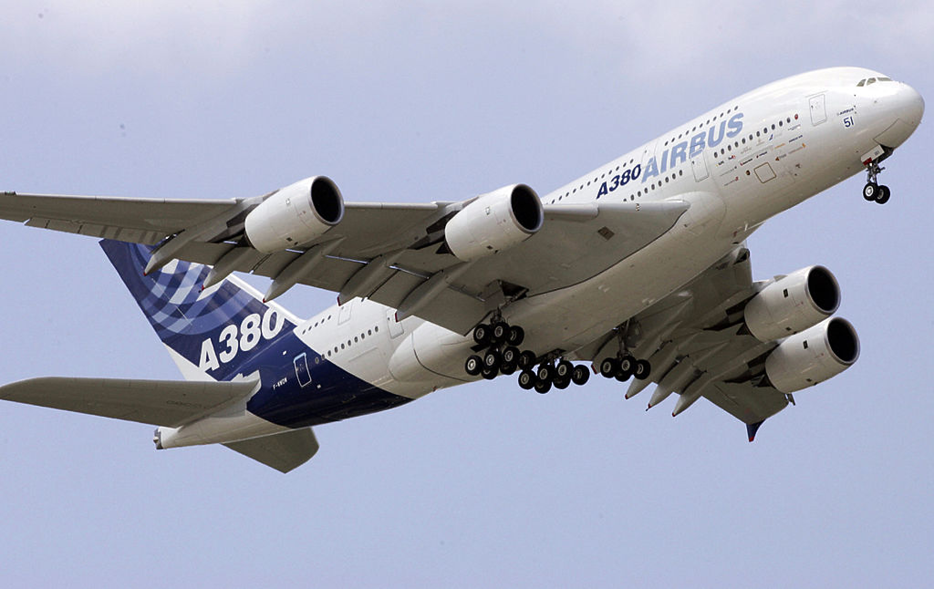 Airbus повишава 20-годишната прогноза за доставка на нови самолети