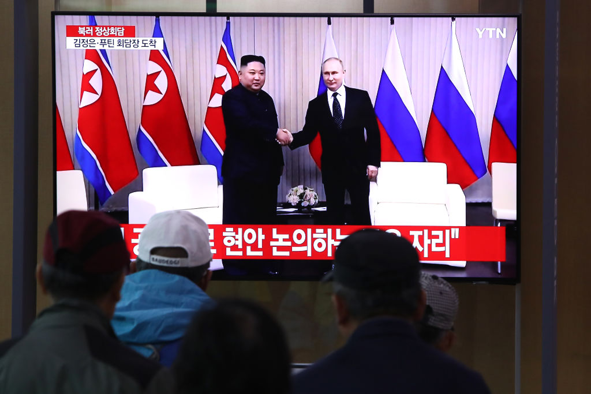  Ким Чен-ун се зарече да се държи „ръка за ръка“ с Путин