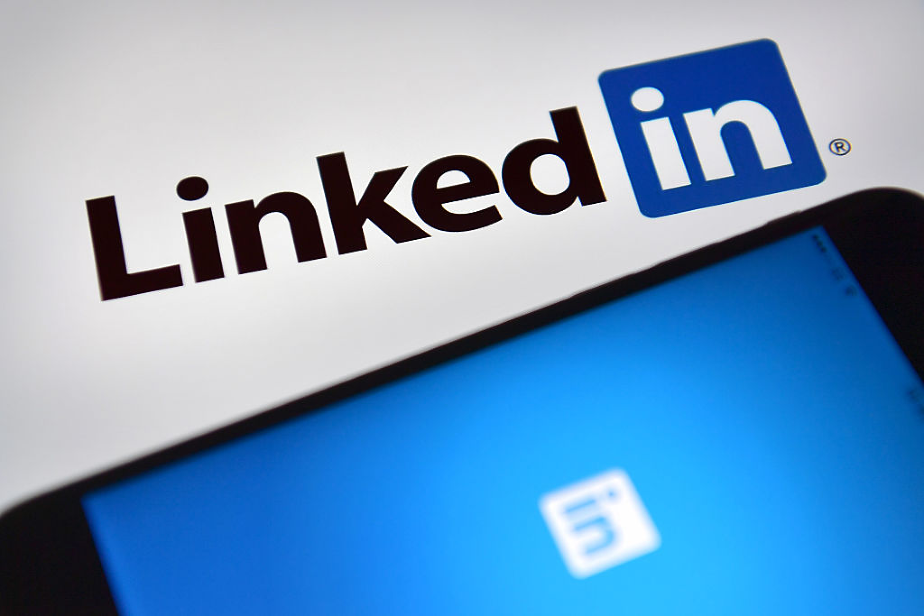 Без думи - тактиката на луксозните марки за по-високи резултати в LinkedIn