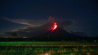 Вулканът Майон най активният на територията на Филипините изригна