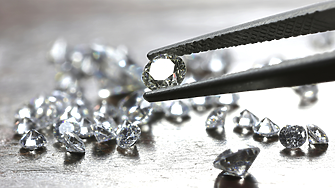 Спад в търсенето на диаманти отлага продажбите им