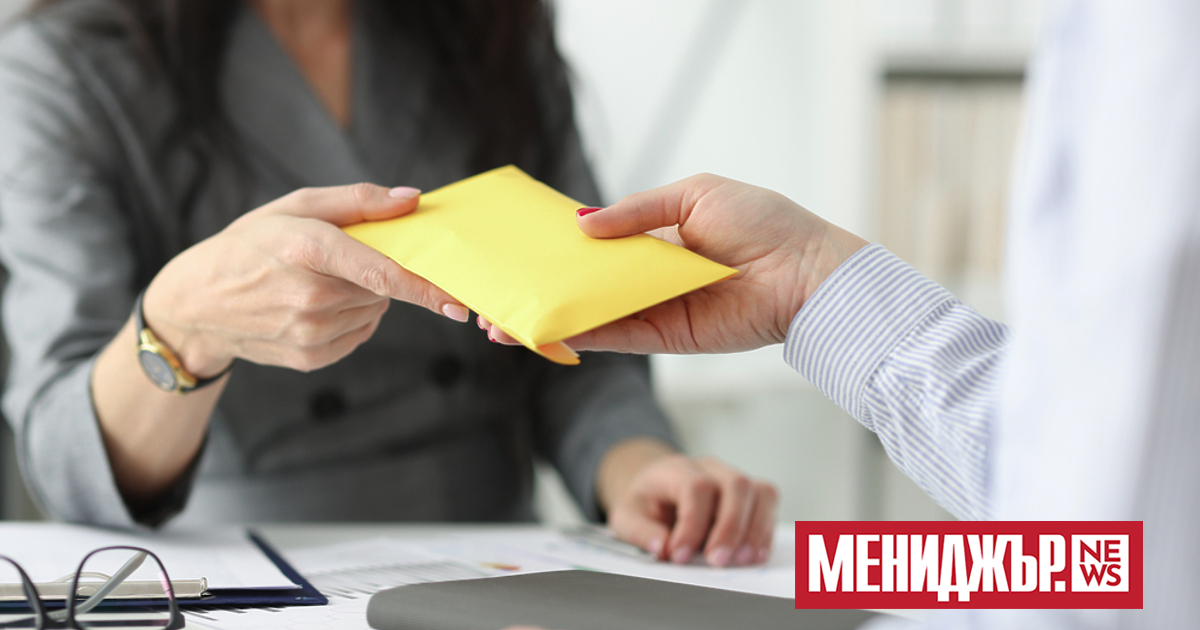 Около 30-40 на сто  от българите получават пари в плик.