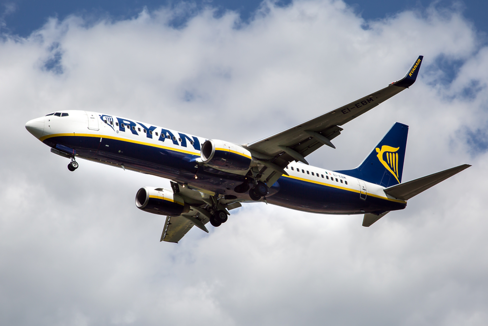 В Испания разследват  нискотарифни  авиопревозвачи заради допълнителни такси за пътниците 