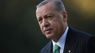 Турският президент Реджеп Тайип Ердоган и генералният секретар на НАТО