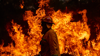 1/3 от американците под заплаха от дима и черно небе от горските пожари в Канада