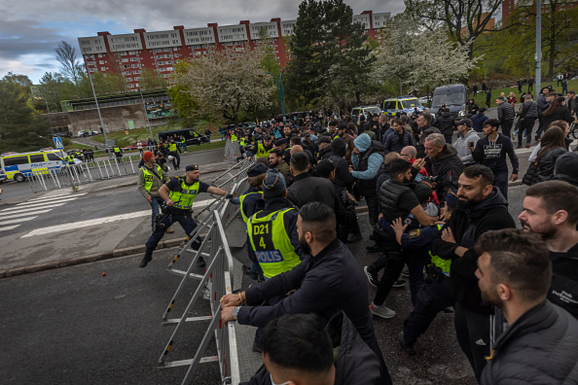 Полицията в Стокхолм разреши поредна акция с изгаряне на Корана