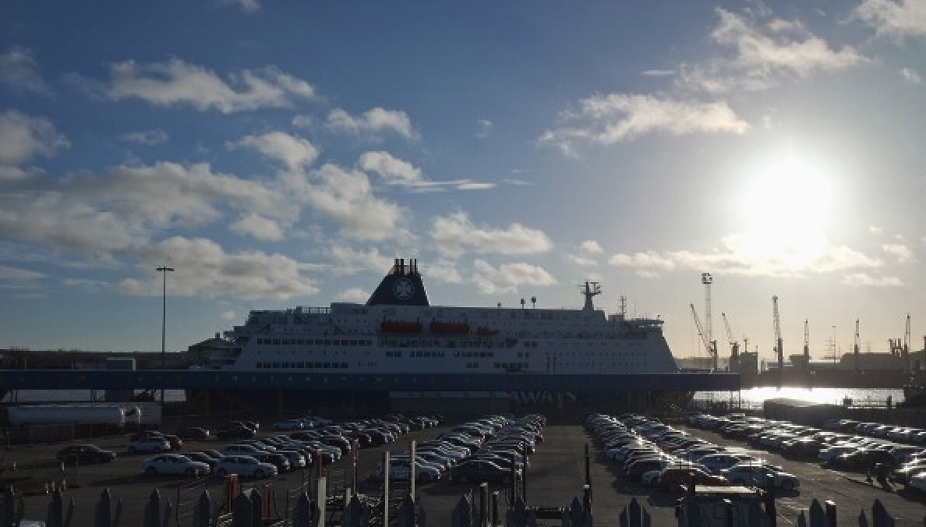 Най-големият в света ферибот на дизел и ток започна да обслужва линията Дувър-Кале