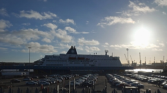 Най-големият в света ферибот на дизел и ток започна да обслужва линията Дувър-Кале