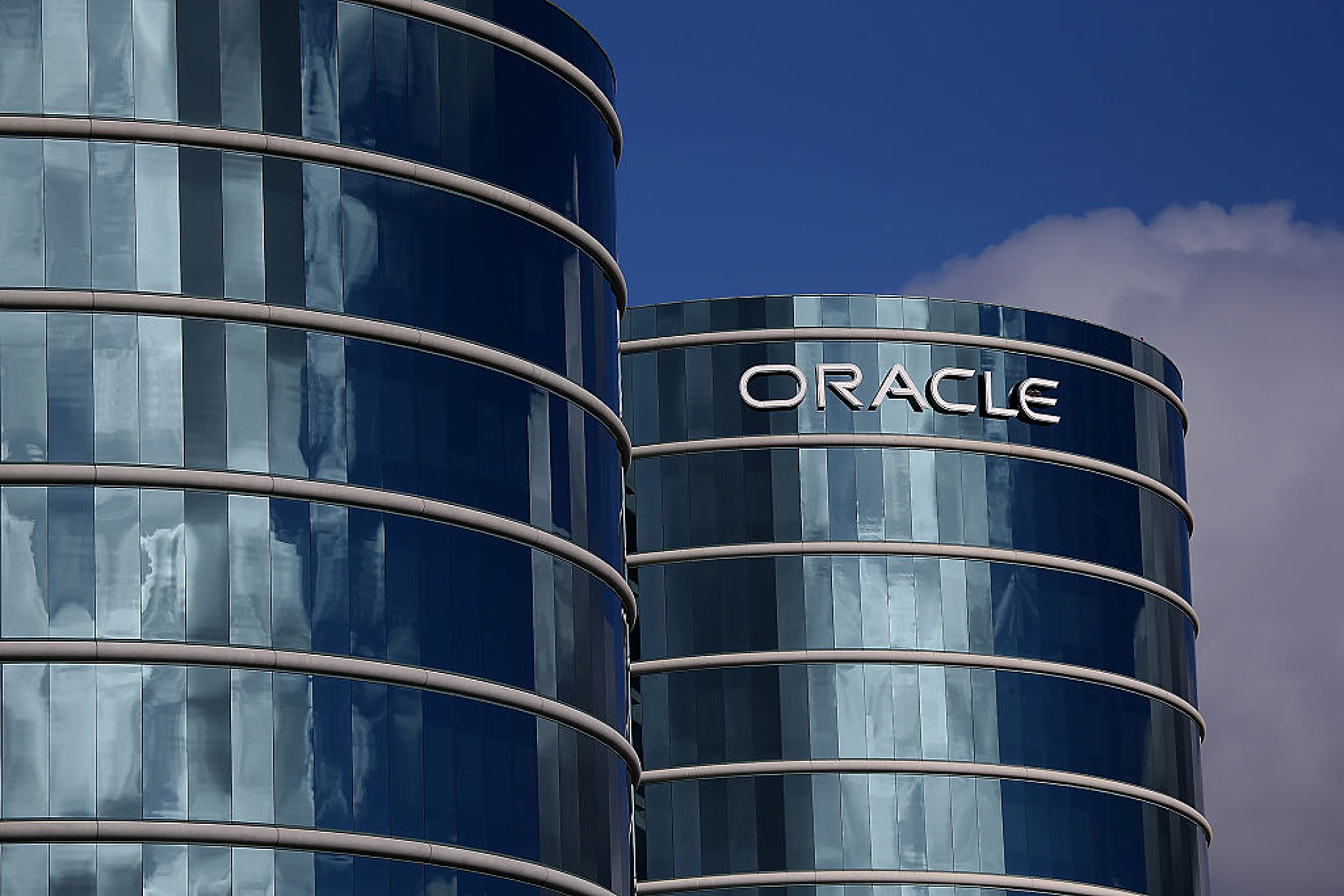 Oracle харчи милиарди за чипове на Nvidia тази година