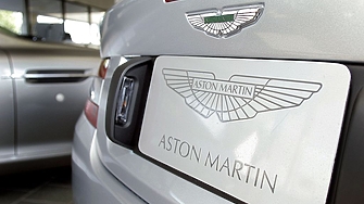 Британският производител на луксозни автомобили Aston Martin постигна сделка която