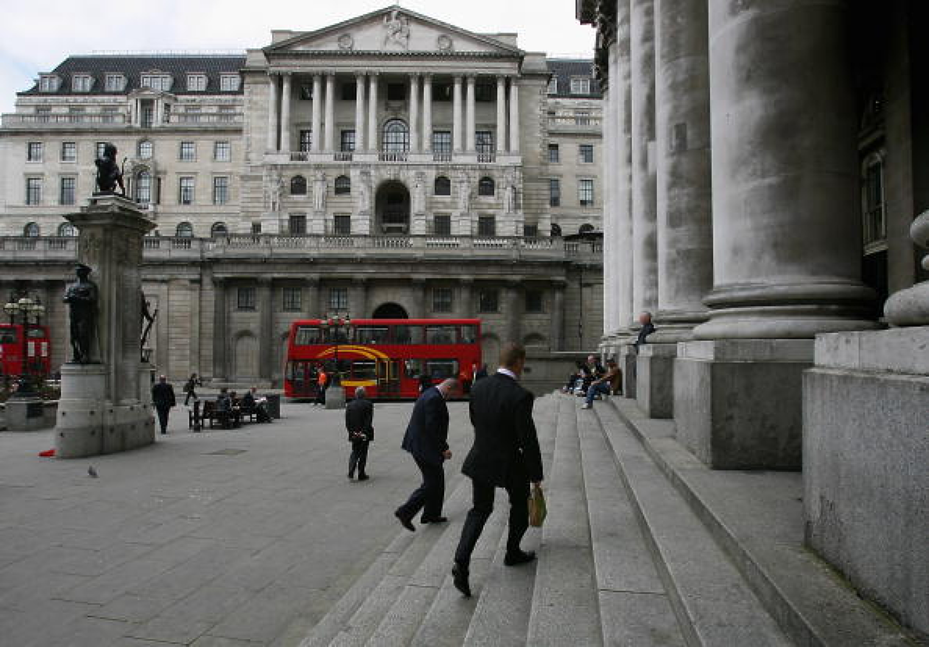 Инвеститори допускат Bank of England да вдигне основния лихвен процент до максимума за 25 г.