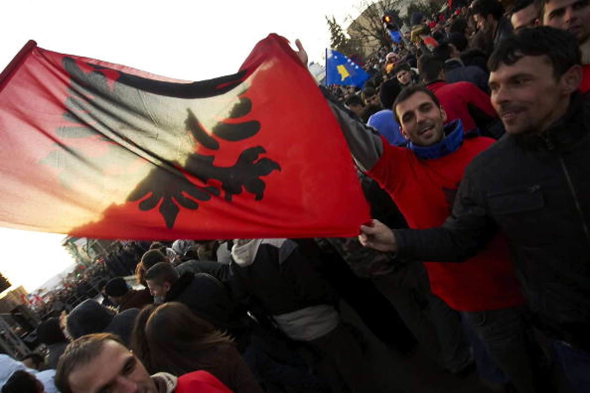Нови протести в девет града блокират основни пътища в Сърбия през уикенда