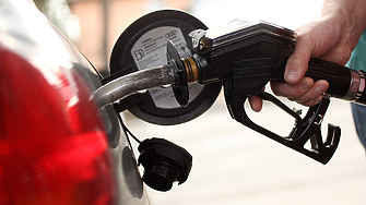 Бензинът и дизеловото гориво може да поскъпнат с 1 2 стотинки или