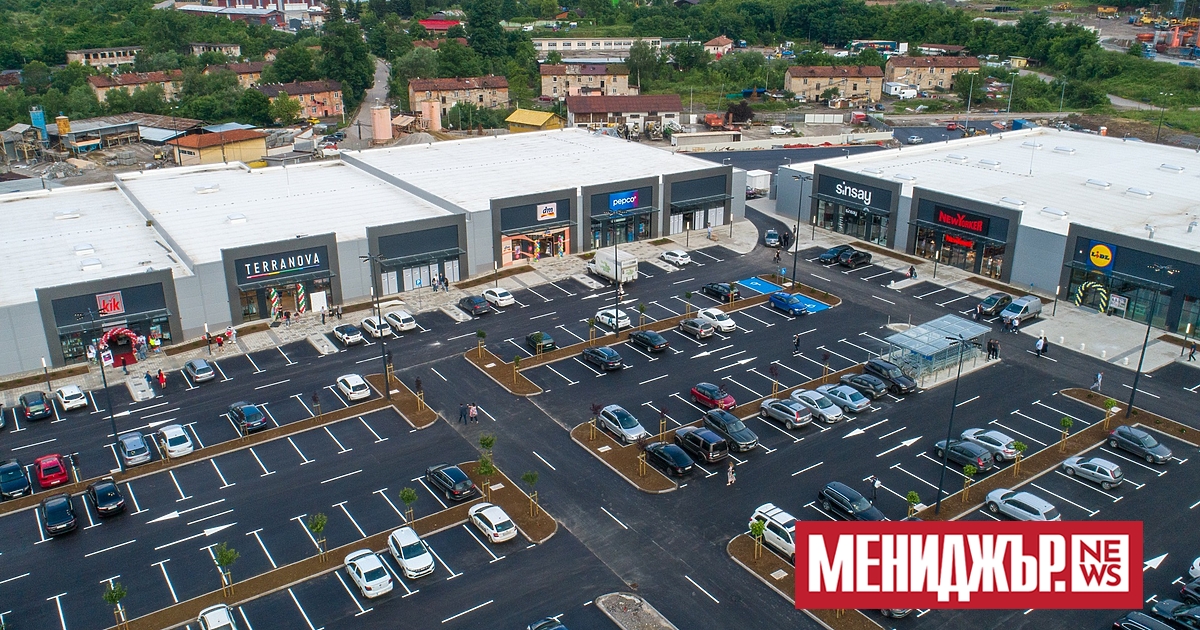 16 магазина, разположени на площ от 23 000 кв.м с широка