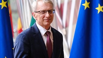 Премиерът Николай Денков е поставил въпроса за розовото масло пред