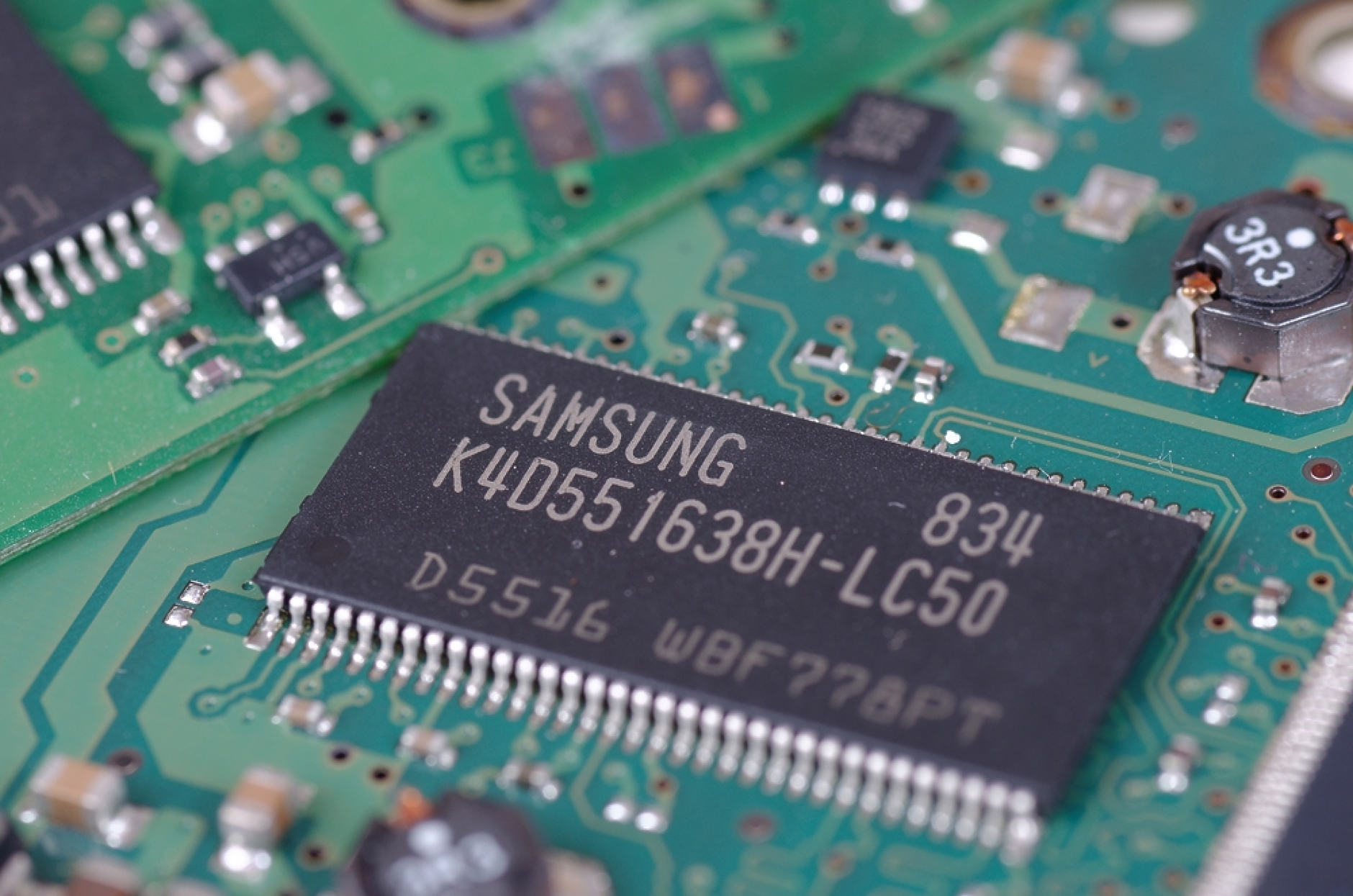 Samsung Electronics планира да започне производство на  2-нанометрови чипове  през 2025 г.