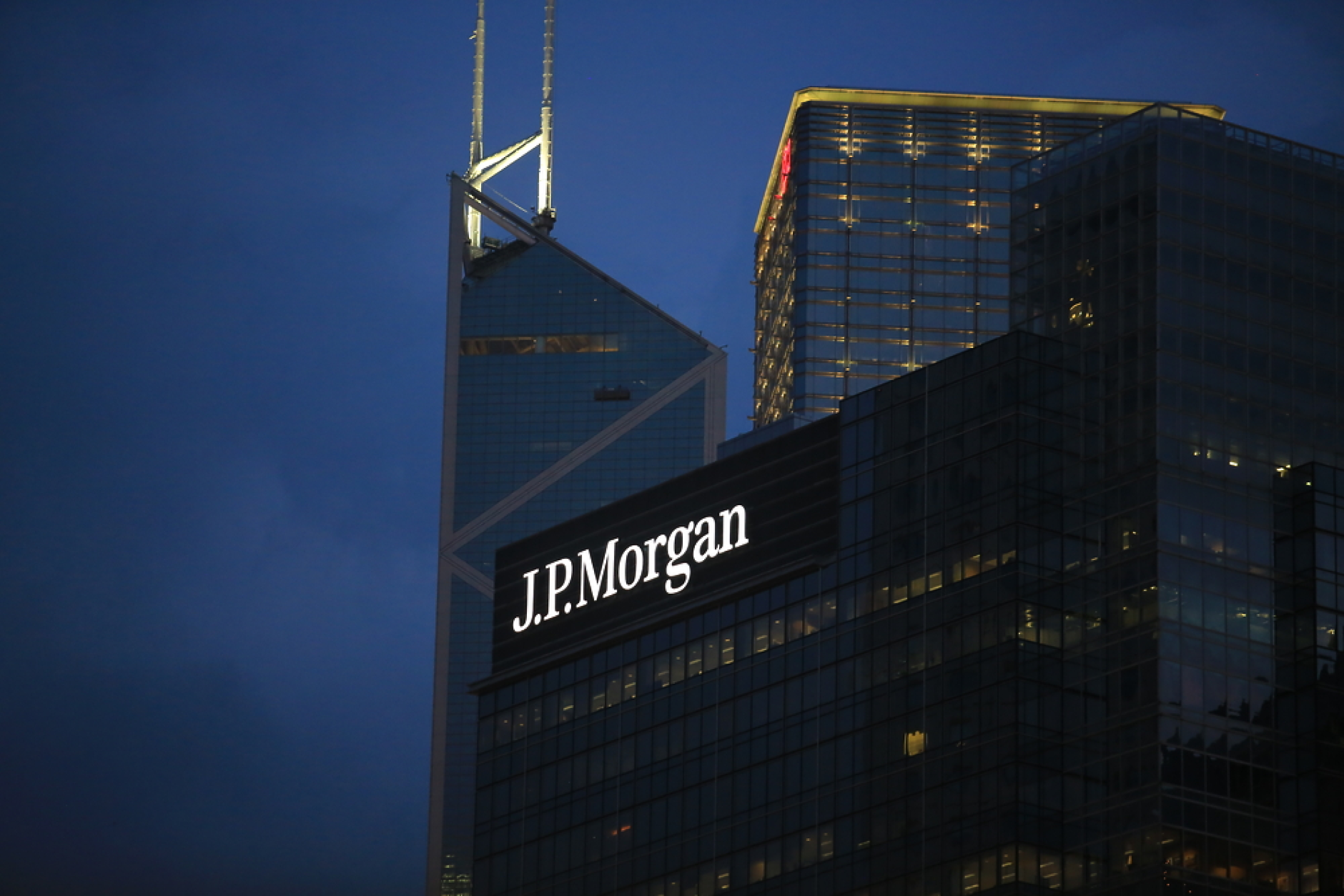 JPMorgan съкращава близо 40 инвестиционни банкери в САЩ