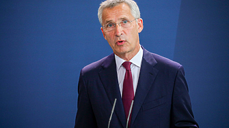Политико: Столтенберг ще остане начело на НАТО още една година