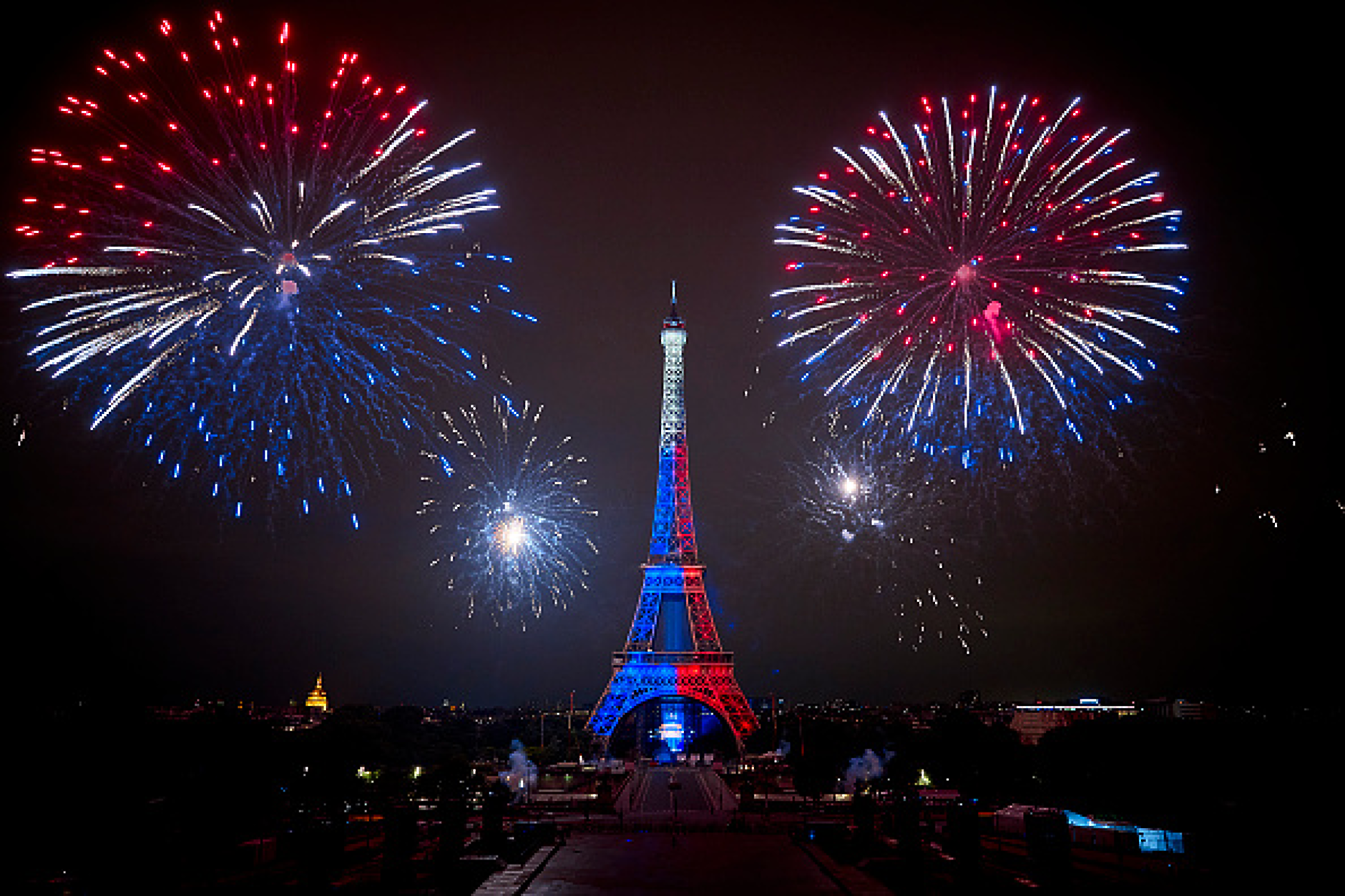 Франция отмени фойерверките за националния си празник заради бунтовете