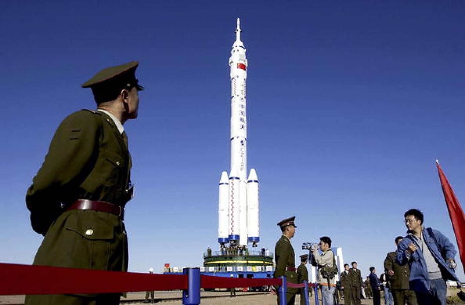 Китай обяви програма за кацане на Луната и постоянна станция там