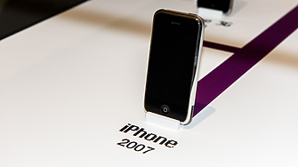 Оригиналният iPhone от 2007 г беше продаден на най високата цена