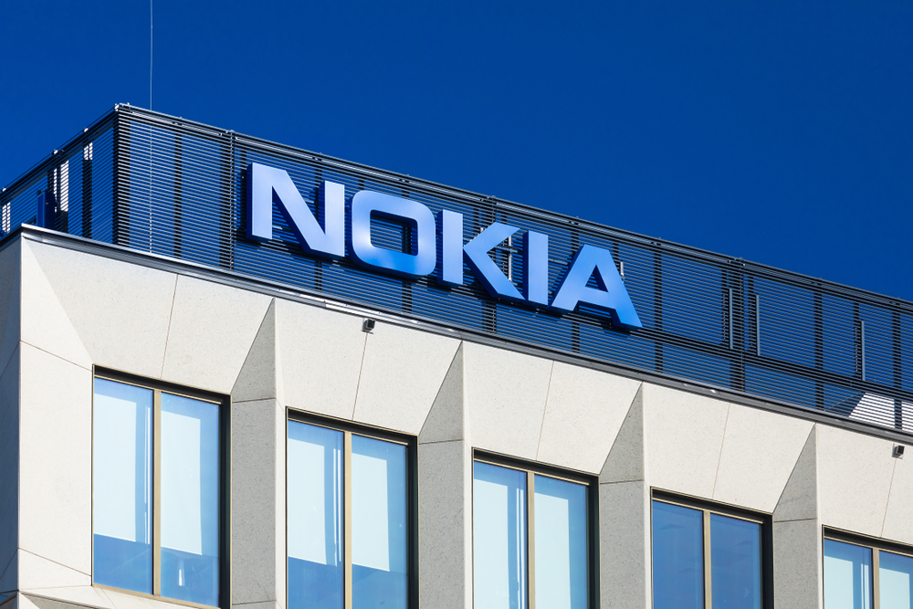 Nokia подновява лицензионното споразумение за патенти с Apple