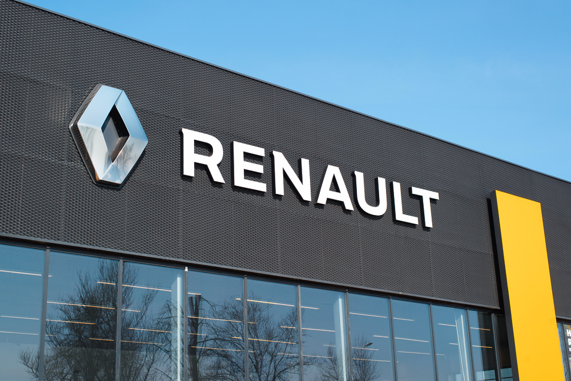 Renault прави обща компания с китайската Geely за създаване на нови двигатели