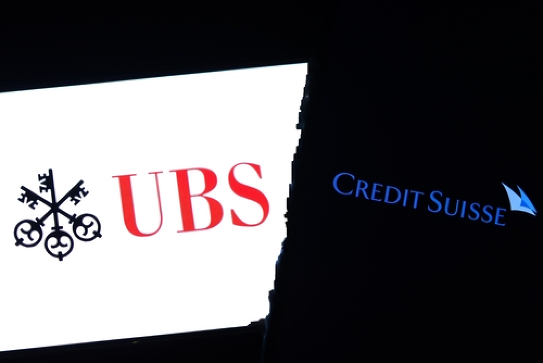 UBS очаква да покрие загубите от поглъщането на Credit Suisse без държавна помощ