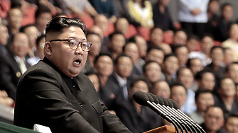 Сеул анализира снимки на нови оръжия, които Ким Чен-ун показа на Шойгу