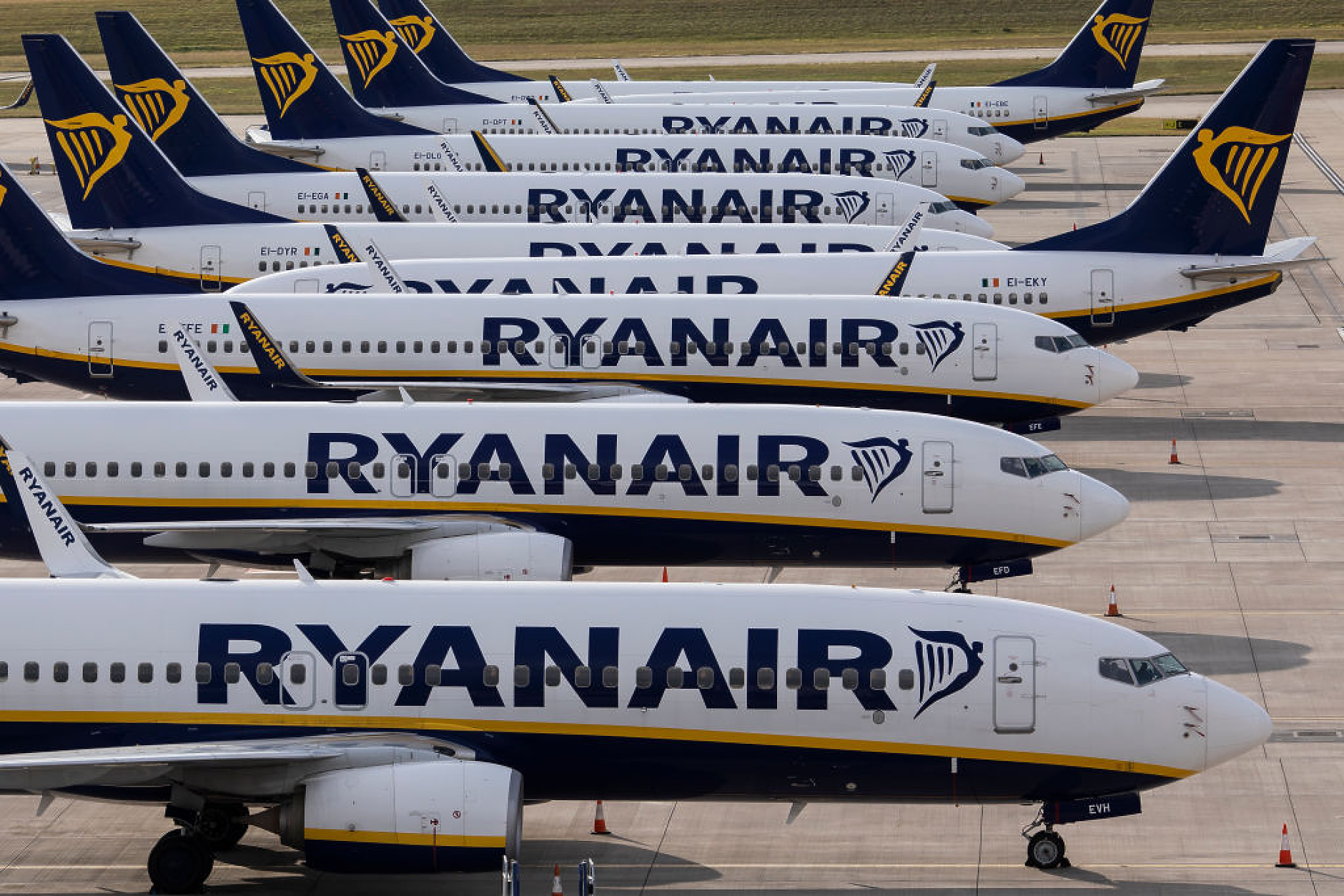 След рекордните висоти Ryanair намали прогнозата си за растеж на пътниците