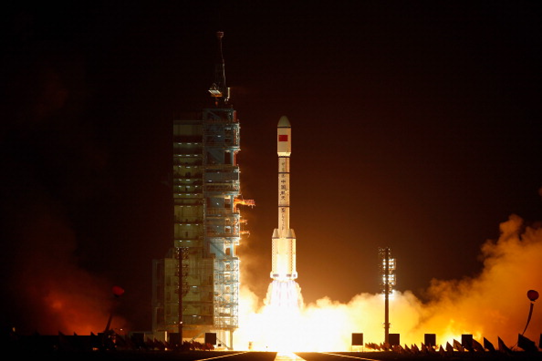 Китай тества усъвършенстван водородно-кислороден ракетен двигател за дълбокия космос