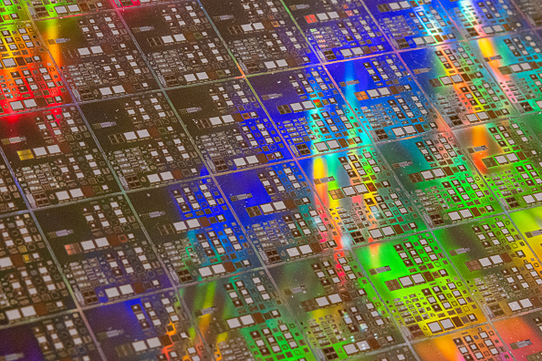 Американската AMD инвестира 400 млн. долара в център за разработка на микрочипове в Индия