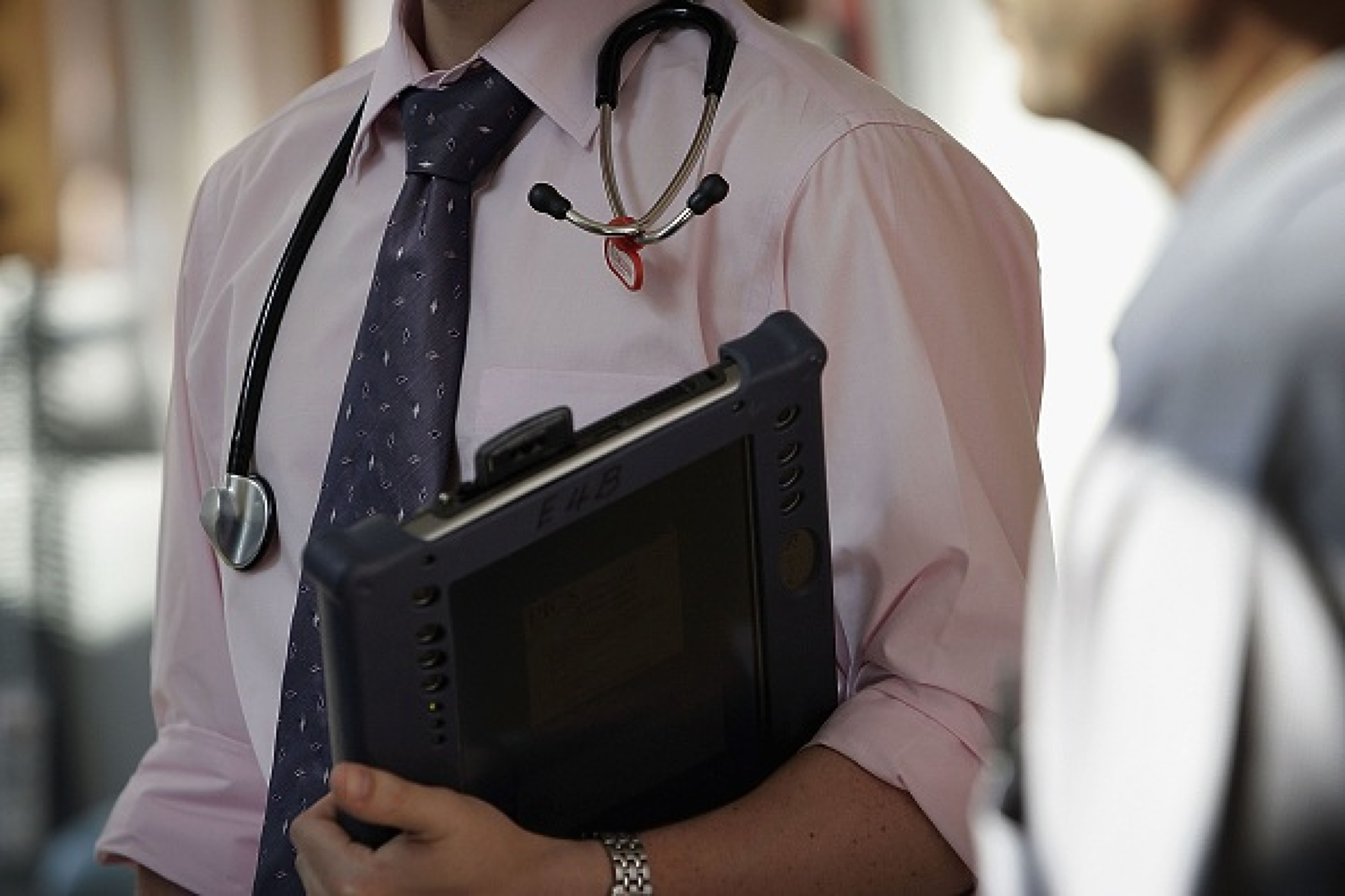 МЗ обмисля фонд за стимулиране на млади лекари и бонуси за пациенти с редовна профилактика