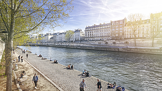 Париж връща плуването в Сена след 100-годишна забрана