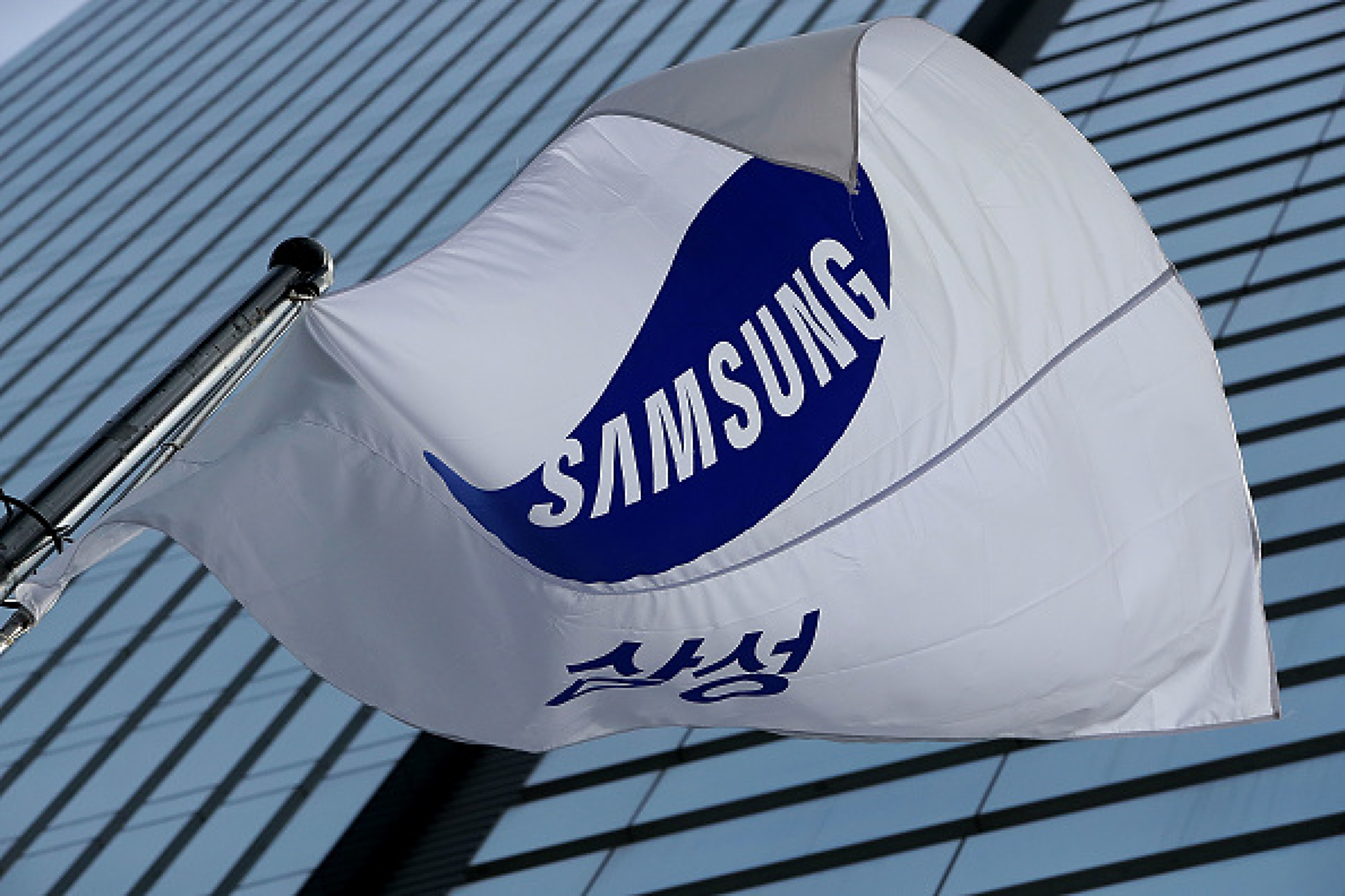 Samsung свива още производството на чипове заради загуба от $7 милиарда през първото полугодие