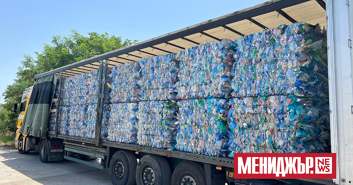Първите близо 16 тона PET бутилки, събрани в автоматите на
