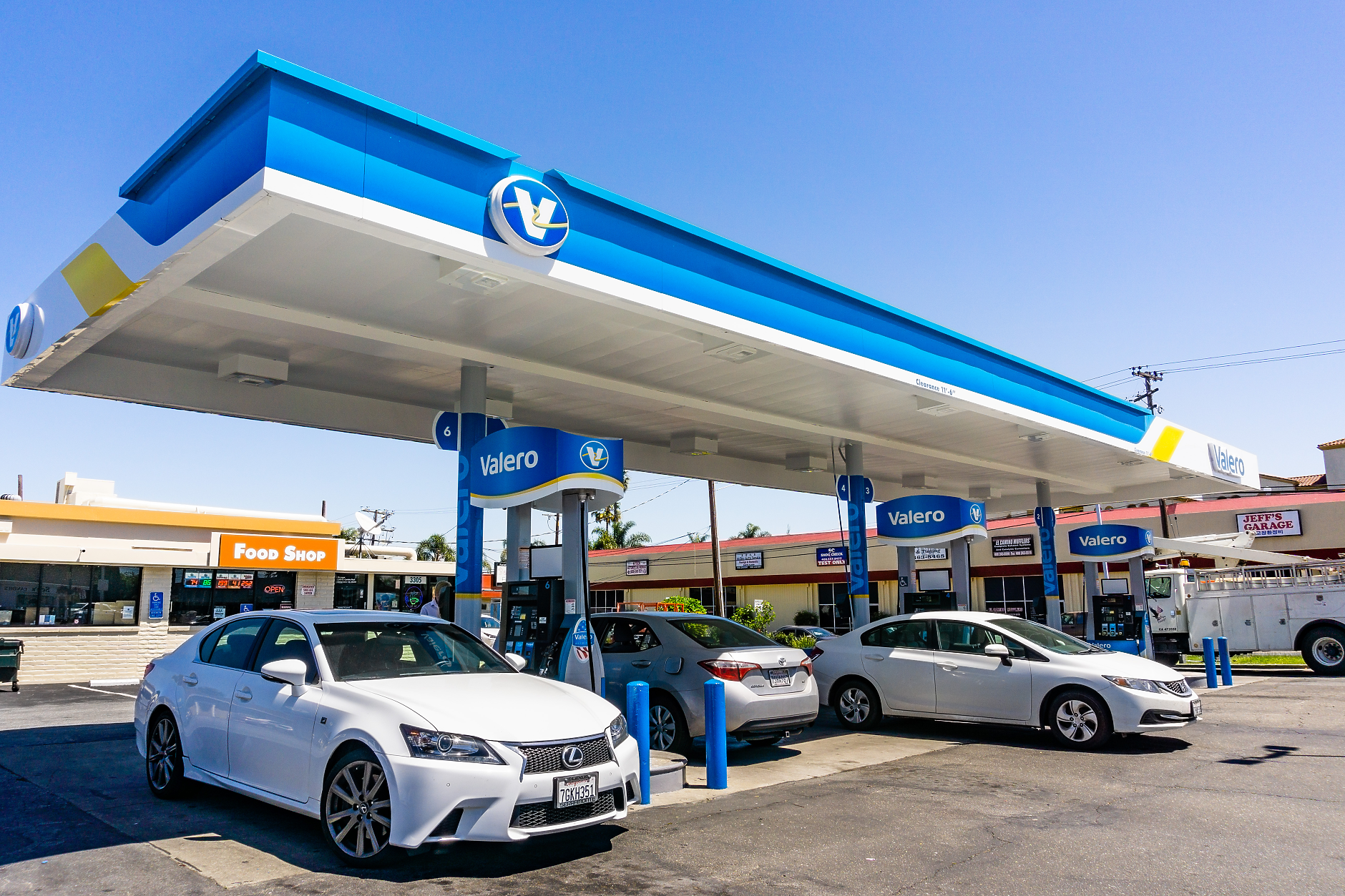 Цената на бензина в САЩ достигна 8-месечен връх