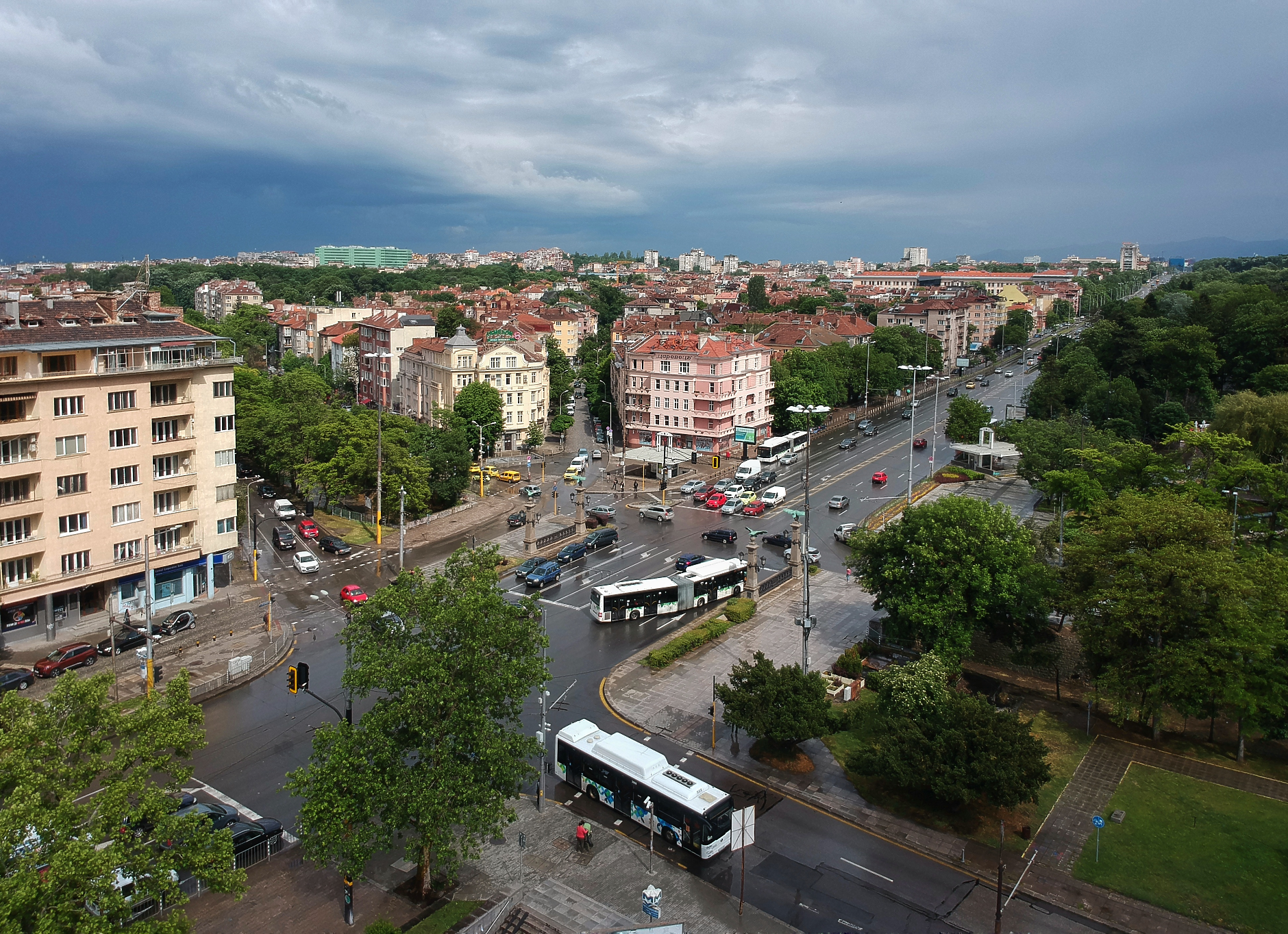 Нощните автобусни линии се завръщат в София, развиват и училищните рейсове