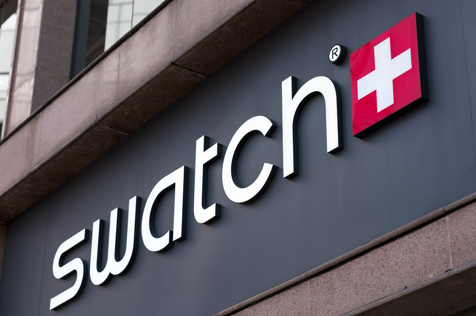Swatch съди Малайзия за изземване на часовници Pride