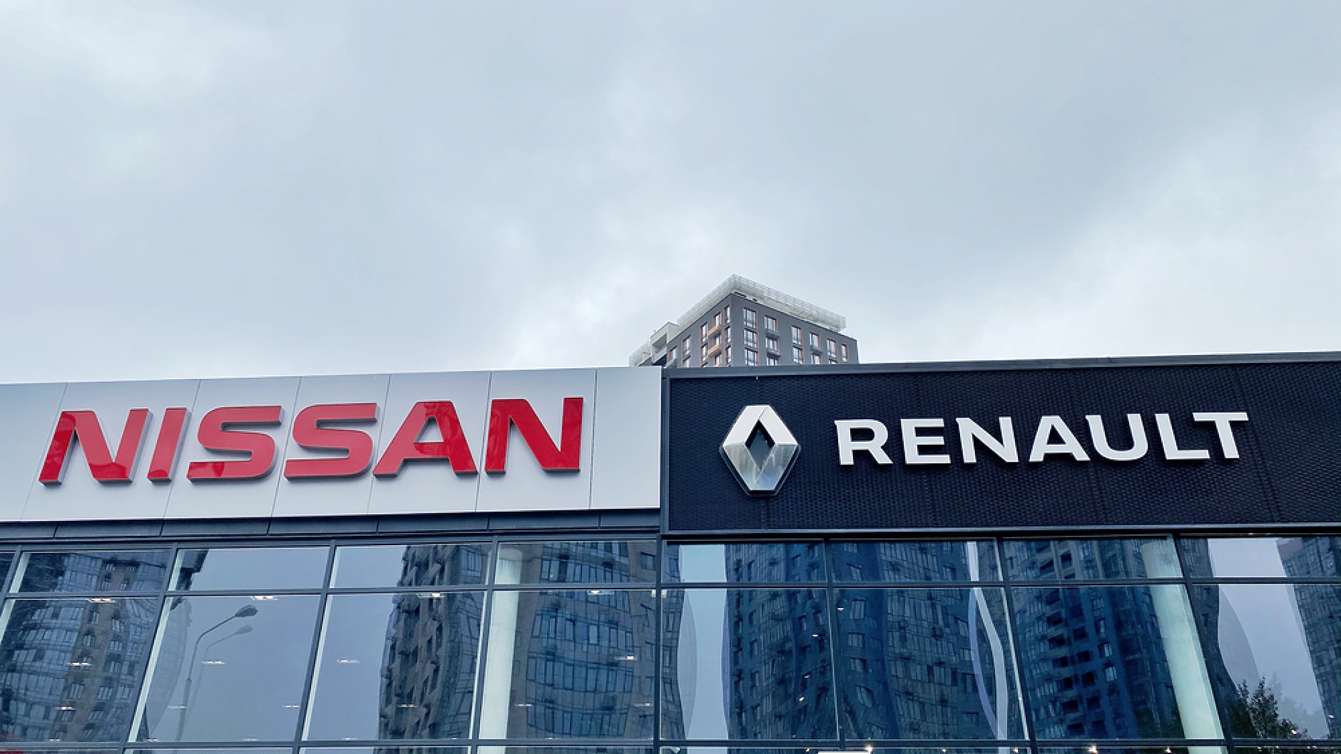 Nissan и Renault обявяват до дни преструктурирането на съюза си