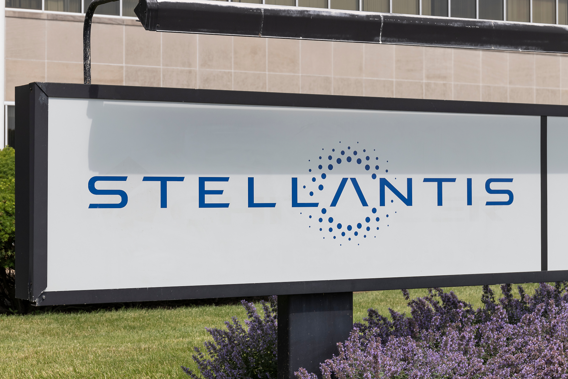 Stellantis и Samsung SDI ще строят завод за батерии в САЩ