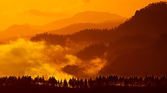 Климатът на Земята зависи от много фактори но два от