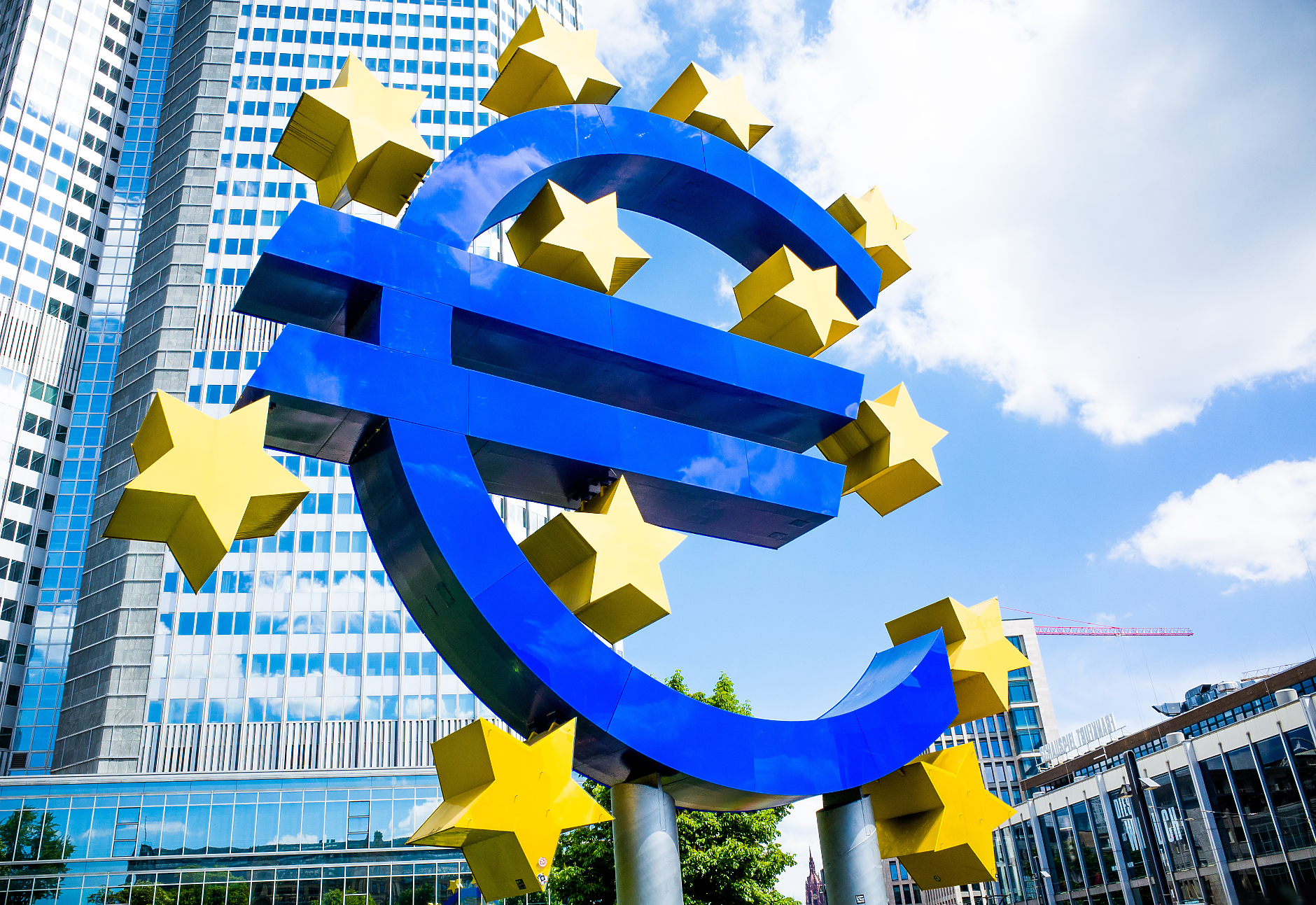 Прогноза: ЕЦБ ще вдигне лихвите с 25 базисни пункта