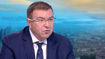 Председателят на парламентарната комисия по здравеопазване проф Костадин Ангелов подаде